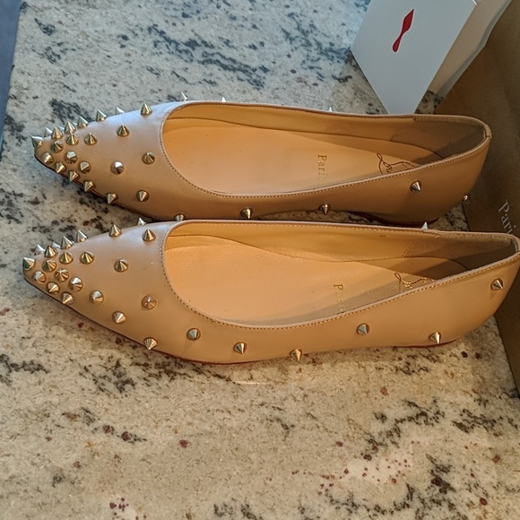 UNWORN Authentic Nude Studded Louboutins - Picture 3 of 5
